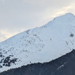 PXL_20251220_073537578