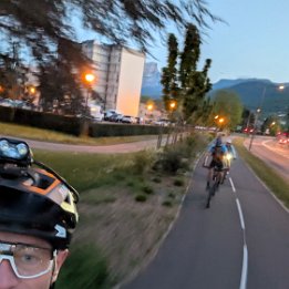 PXL_20260421_184943370