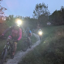 PXL_20260421_185058375